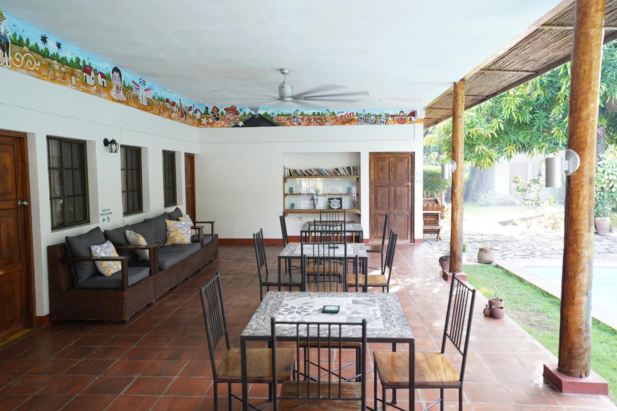 Hotel Mariposa León Esterno foto