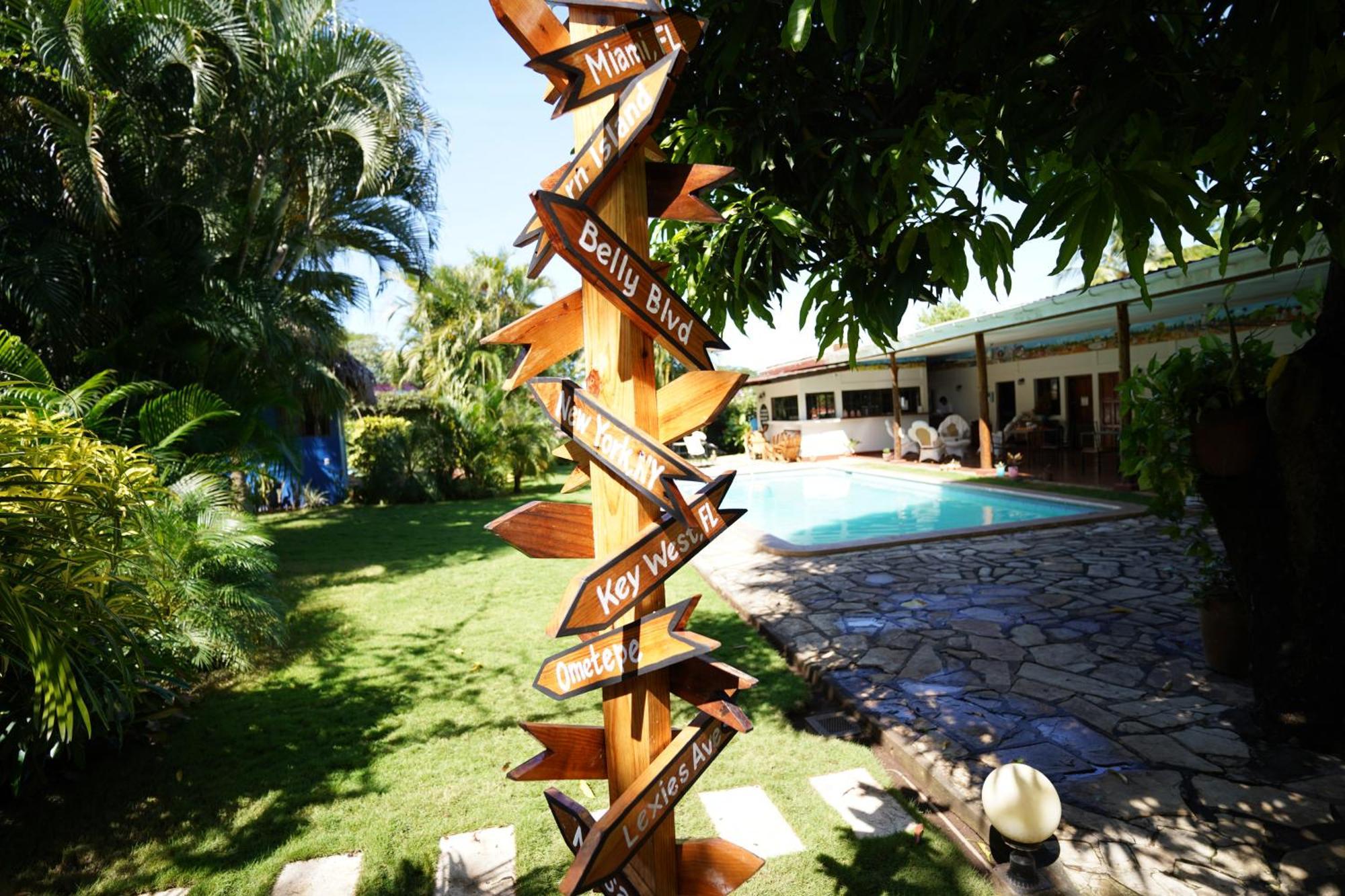 Hotel Mariposa León Esterno foto